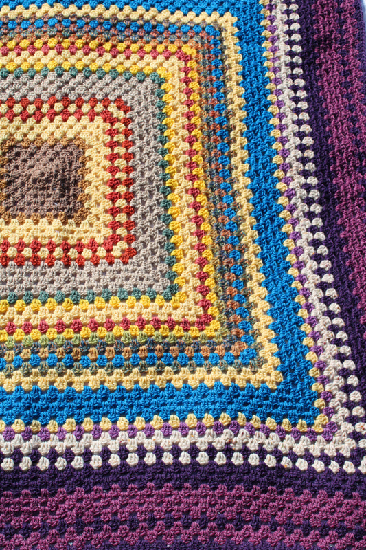 Granny Knee blanket in Gent's